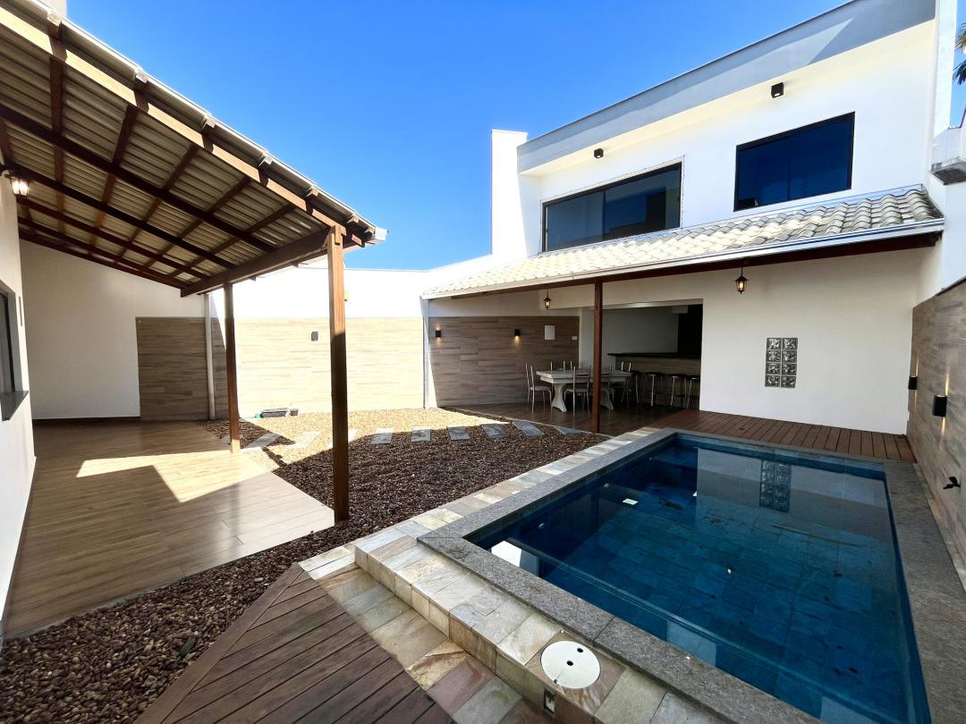 Casa à venda no Bom Retiro, Joinville · 6 quartos. Foto 16
