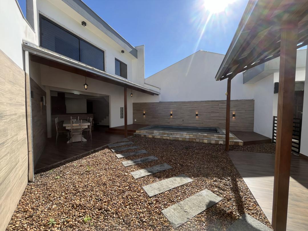 Casa à venda no Bom Retiro, Joinville · 6 quartos. Foto 17