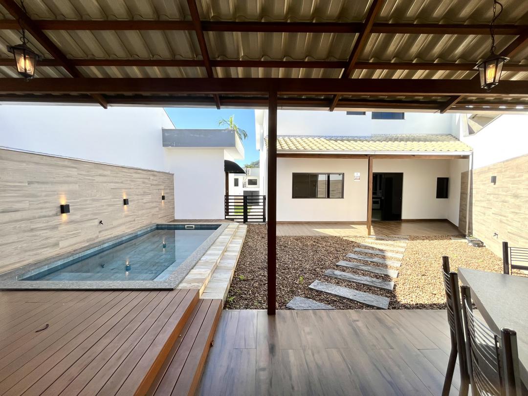 Casa à venda no Bom Retiro, Joinville · 6 quartos. Foto 21