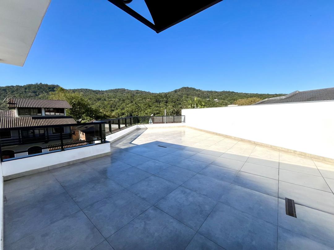 Casa à venda no Bom Retiro, Joinville · 6 quartos. Foto 36