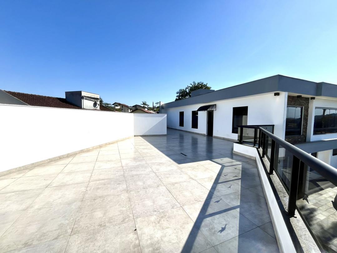 Casa à venda no Bom Retiro, Joinville · 6 quartos. Foto 37