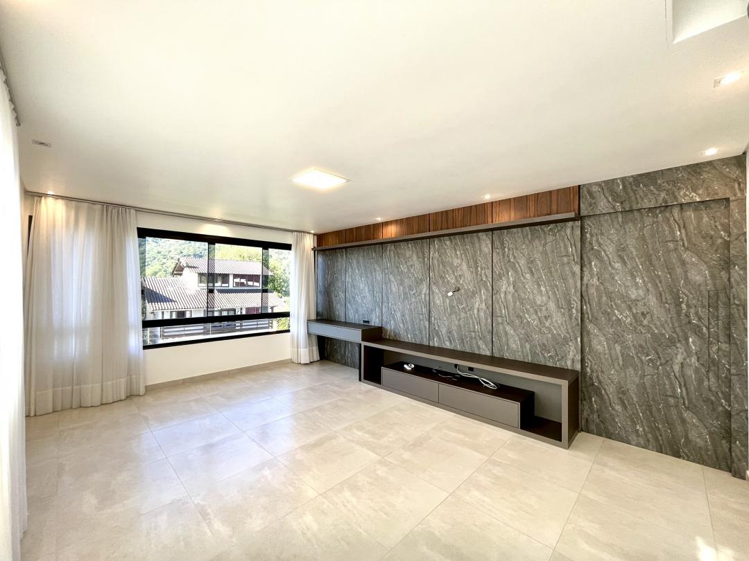 Casa à venda no Bom Retiro, Joinville · 6 quartos. Foto 42