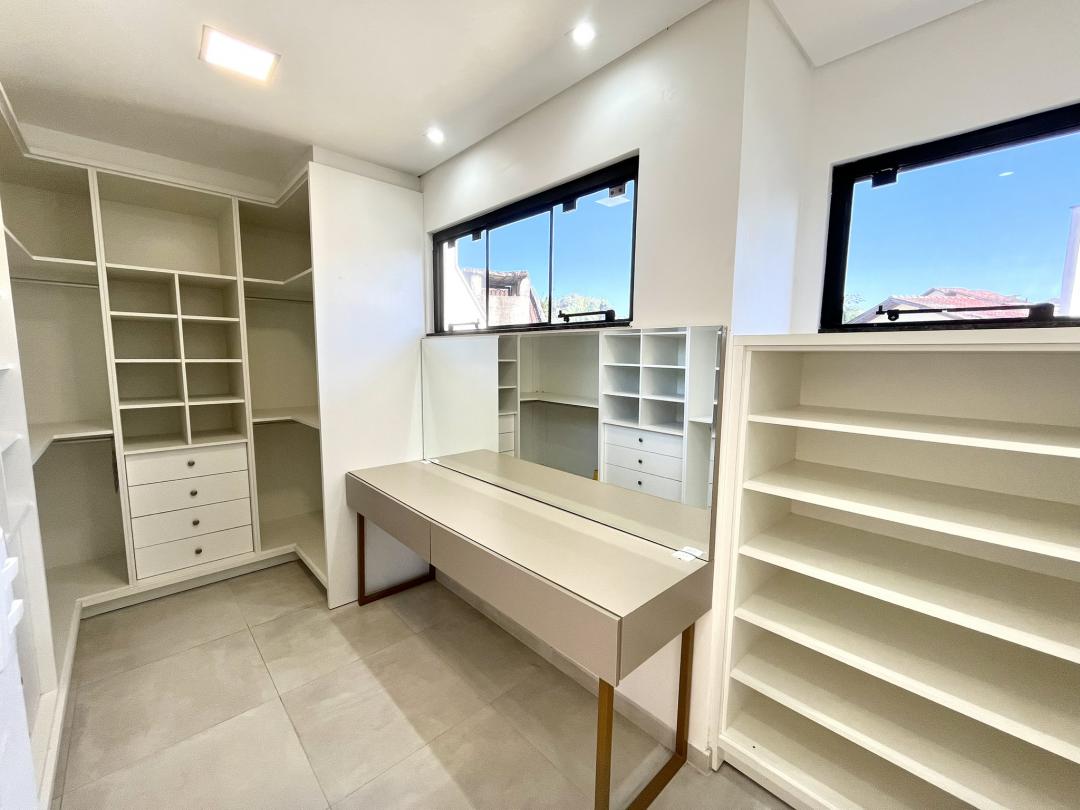 Casa à venda no Bom Retiro, Joinville · 6 quartos. Foto 50