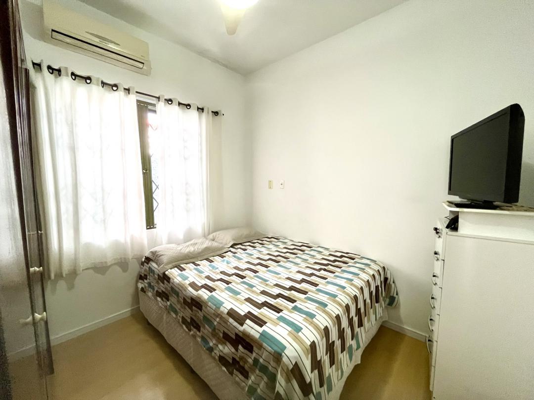 Casa à venda no Saguaçu, Joinville · 3 quartos. Foto 3
