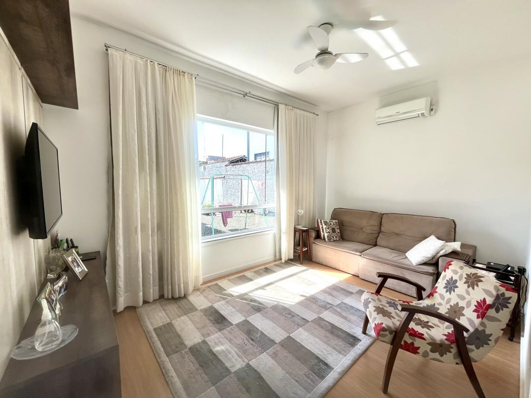 Casa à venda no Saguaçu, Joinville · 3 quartos. Foto 9