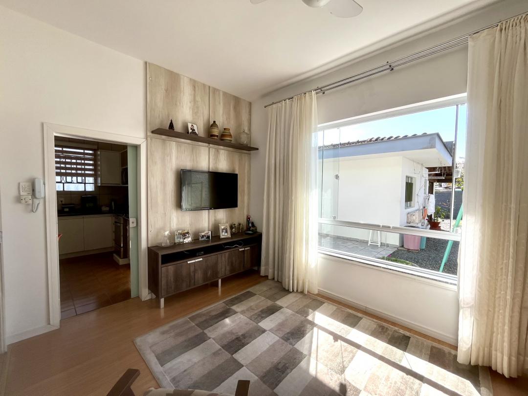Casa à venda no Saguaçu, Joinville · 3 quartos. Foto 10