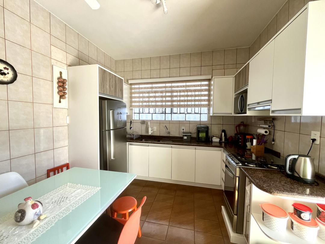 Casa à venda no Saguaçu, Joinville · 3 quartos. Foto 11
