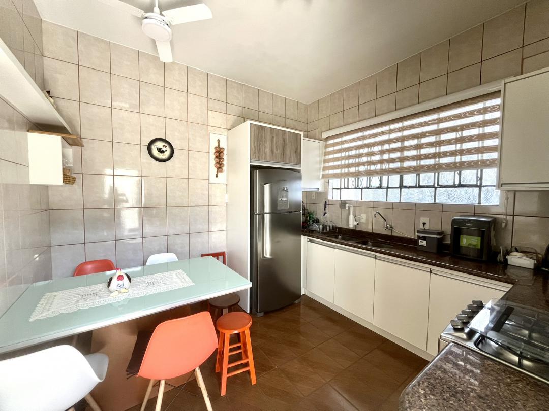 Casa à venda no Saguaçu, Joinville · 3 quartos. Foto 13
