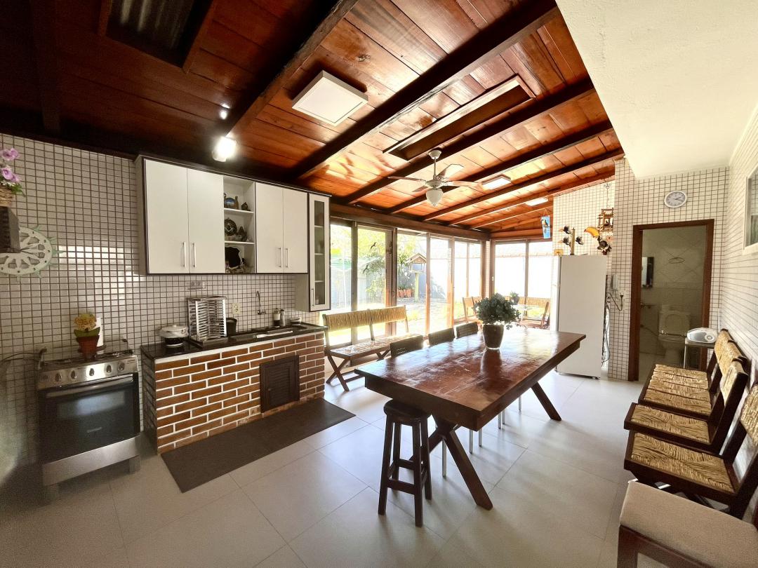 Casa à venda no Saguaçu, Joinville · 3 quartos. Foto 15