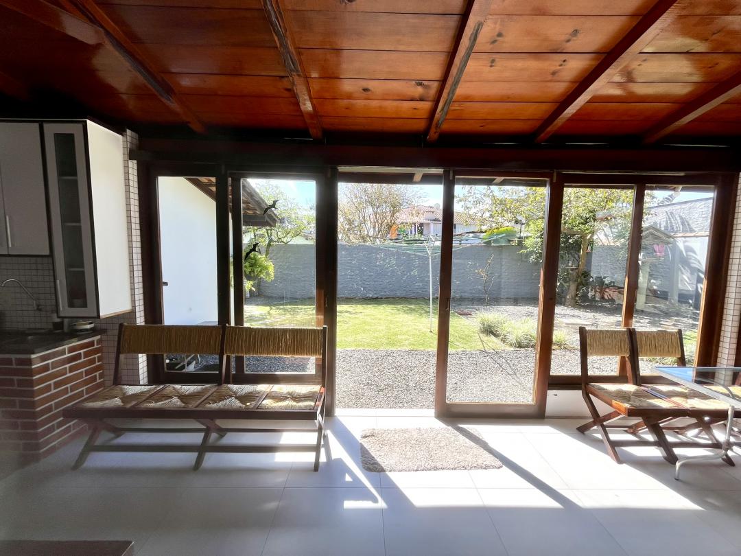 Casa à venda no Saguaçu, Joinville · 3 quartos. Foto 18