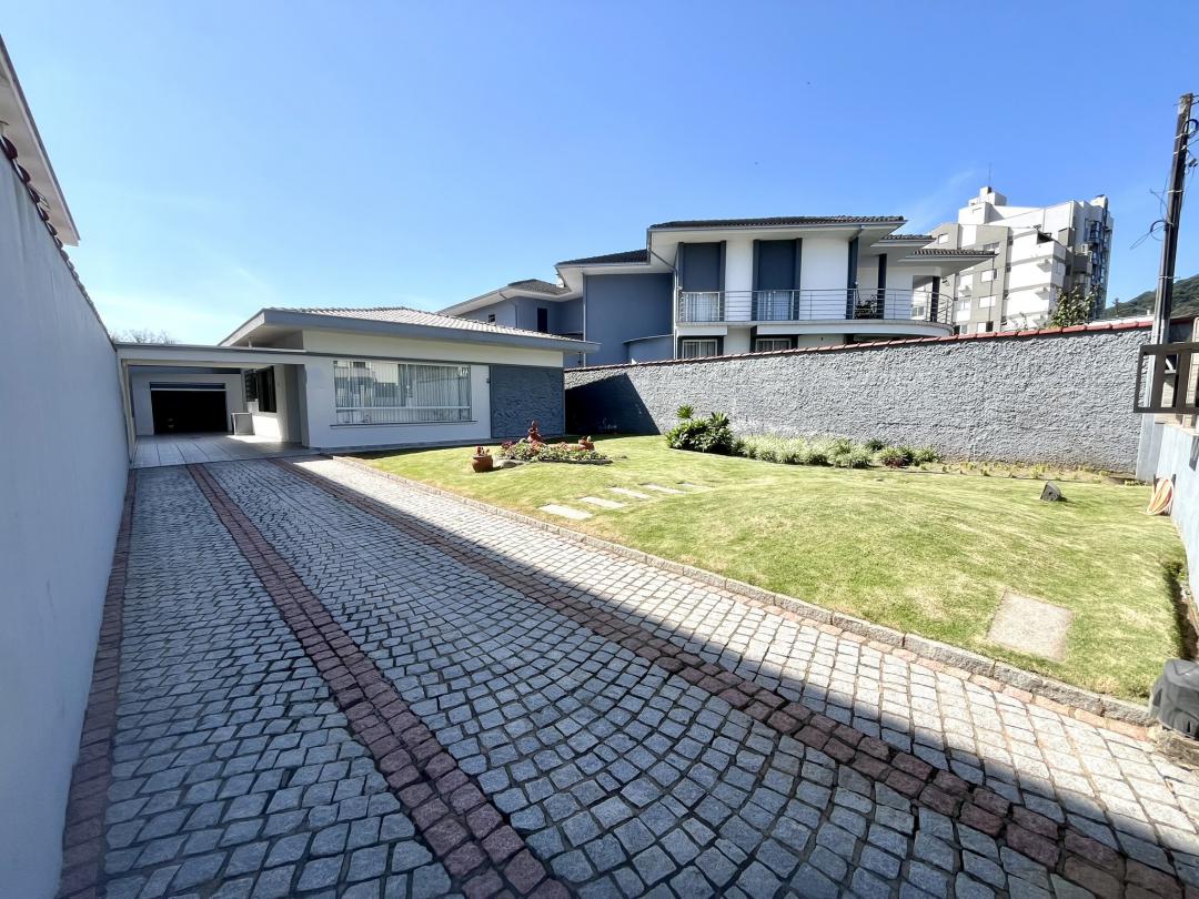 Casa à venda no Saguaçu, Joinville · 3 quartos. Foto 23