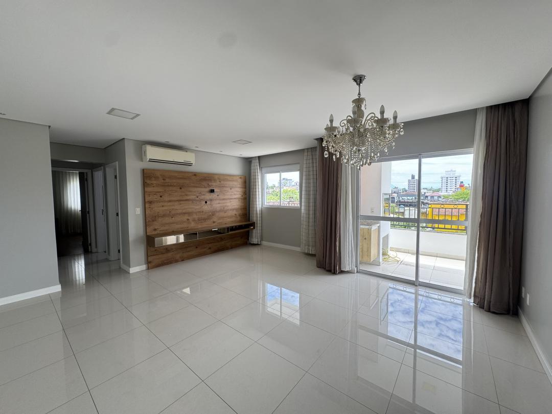Apartamento à venda no Costa e Silva, Joinville, com 2 quartos e 100 m²