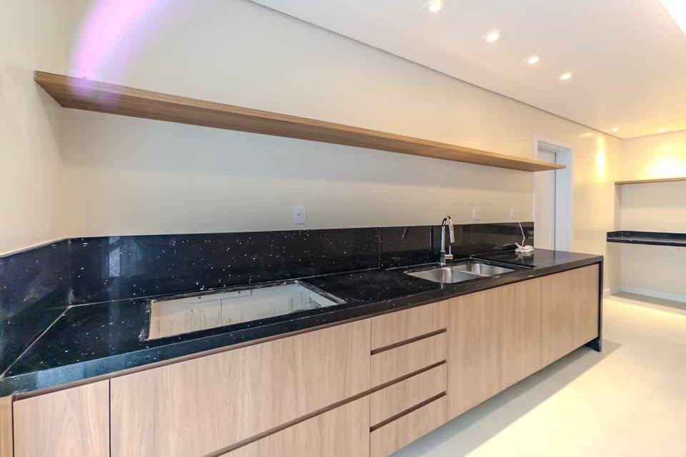 Apartamento, 3 quartos, 223 m² - Foto 1