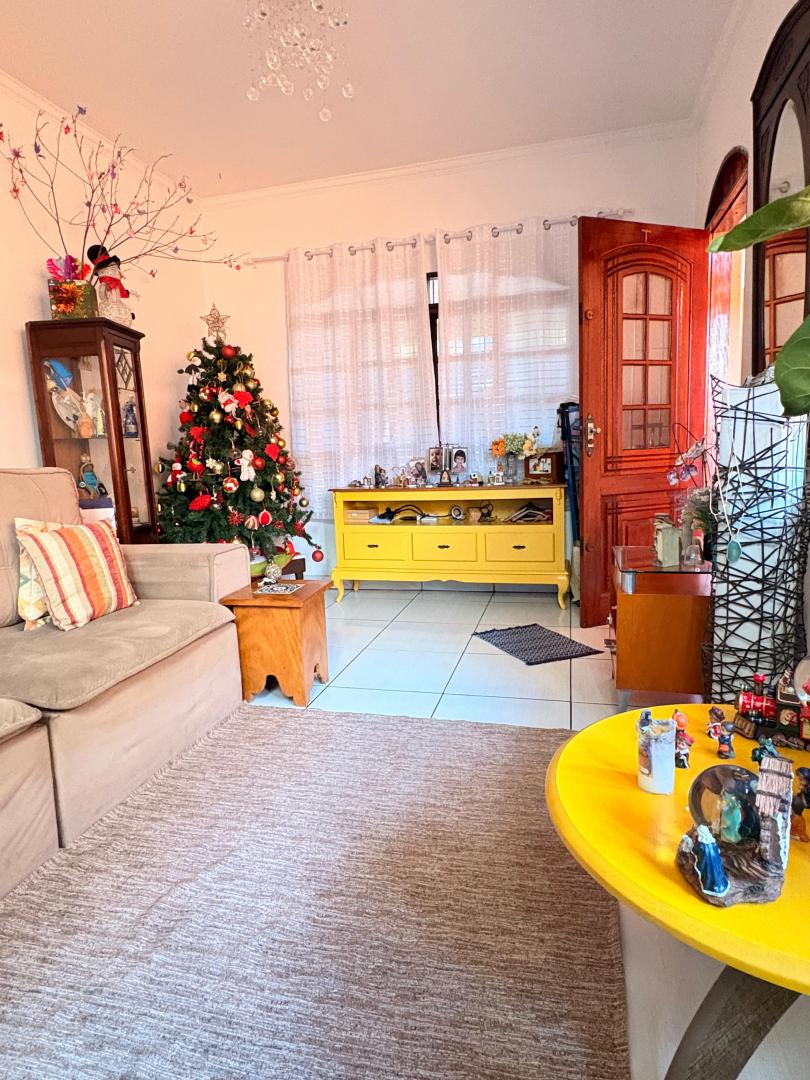 Casa, 3 quartos, 179 m² - Foto 1