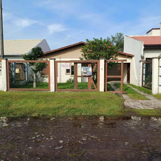 Casa - sobradoVenda em Capão da Canoa no bairro Curumim