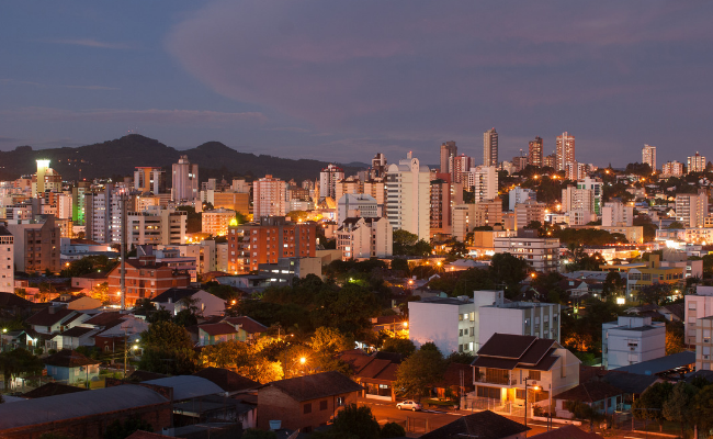 Morar em Novo Hamburgo: por que cada vez mais famílias escolhem a cidade para viver bem perto de Porto Alegre
