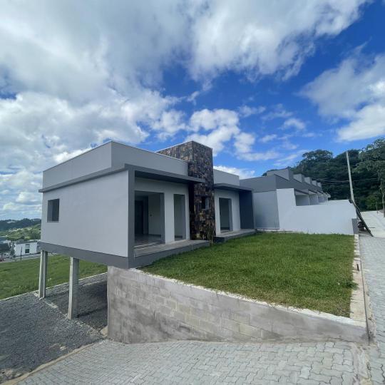 Casa à venda no bairro LOTEAMENTO FELICITA, FARROUPILHA, Referencia: 2697