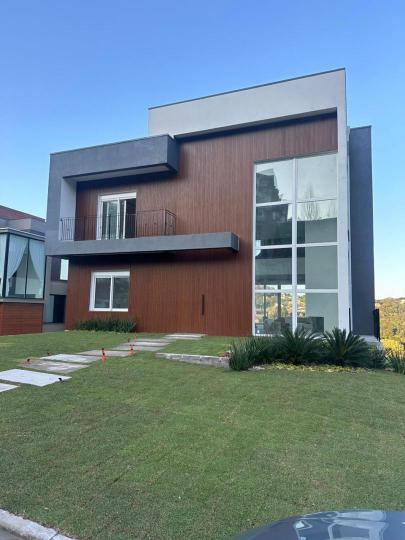 Casa em Condomínio à venda no bairro Prinstrop, Gramado, Referencia: 3547