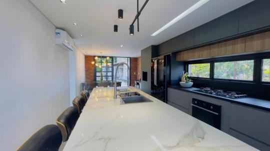 Casa 04 dormitórios à venda no bairro Colina Sorriso, Caxias do Sul, Referencia: CA404707