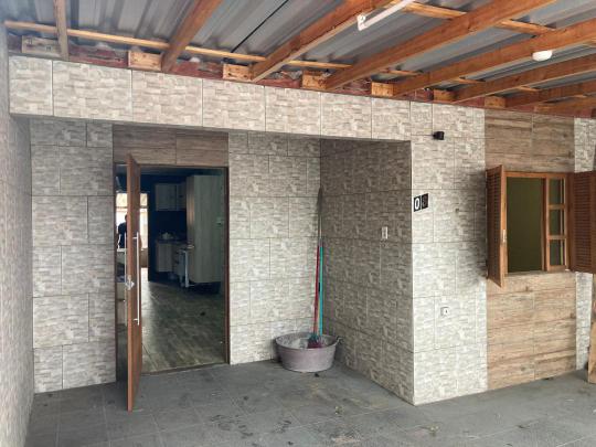 Casa de 2 dormitórios à venda em Guajuviras, Canoas