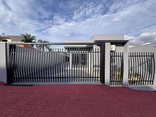 Casa em Condomínio à venda no bairro Maria Luiza, Cascavel, Referencia: CA0116