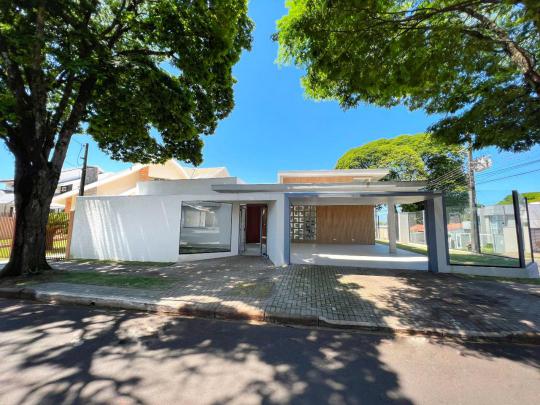 Casa Térrea à venda no bairro Zona 05, Maringá, Referencia: 82