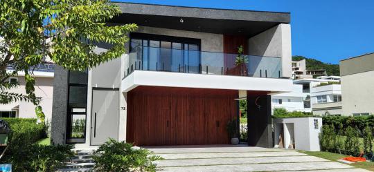 Casa em Condomínio à venda no bairro Praia Brava, Itajaí, Referencia: CA3086
