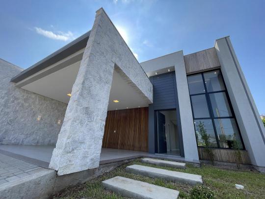 Casa | Sobrado à venda no bairro Bom Jardim, Ivoti, Referencia: 0108