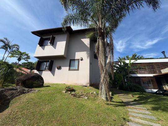Casa em Condomínio à venda no bairro Ponta das Canas, Florianópolis, Referencia: 121