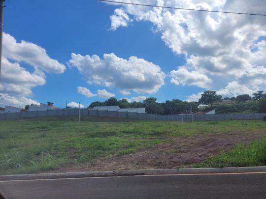 Terreno em Condomínio à venda no bairro Ondas, Piracicaba, Referencia: 44