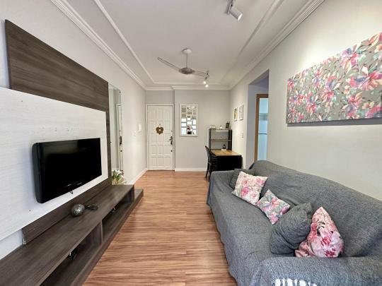 Apartamento Mobiliado à venda no bairro Pioneiros, Balneário Camboriú, Referencia: AT210
