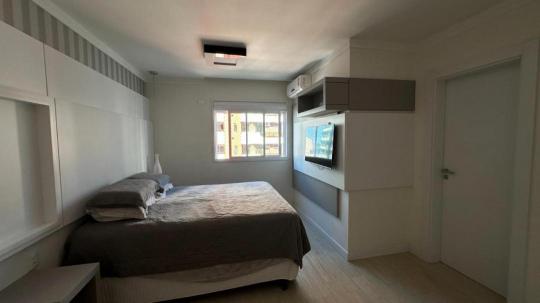 Apartamento Mobiliado à venda no bairro Meia Praia, Itapema, Referencia: AA121