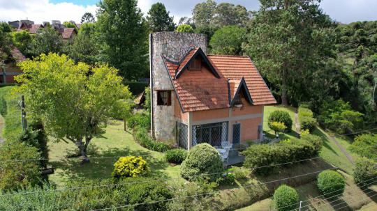 Casa em Condominio à venda no bairro Vale Encantado, Campos do Jordão, Referencia: 142