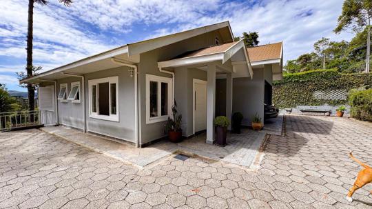 Casa à venda no bairro J Panorama, Campos do Jordão, Referencia: 150