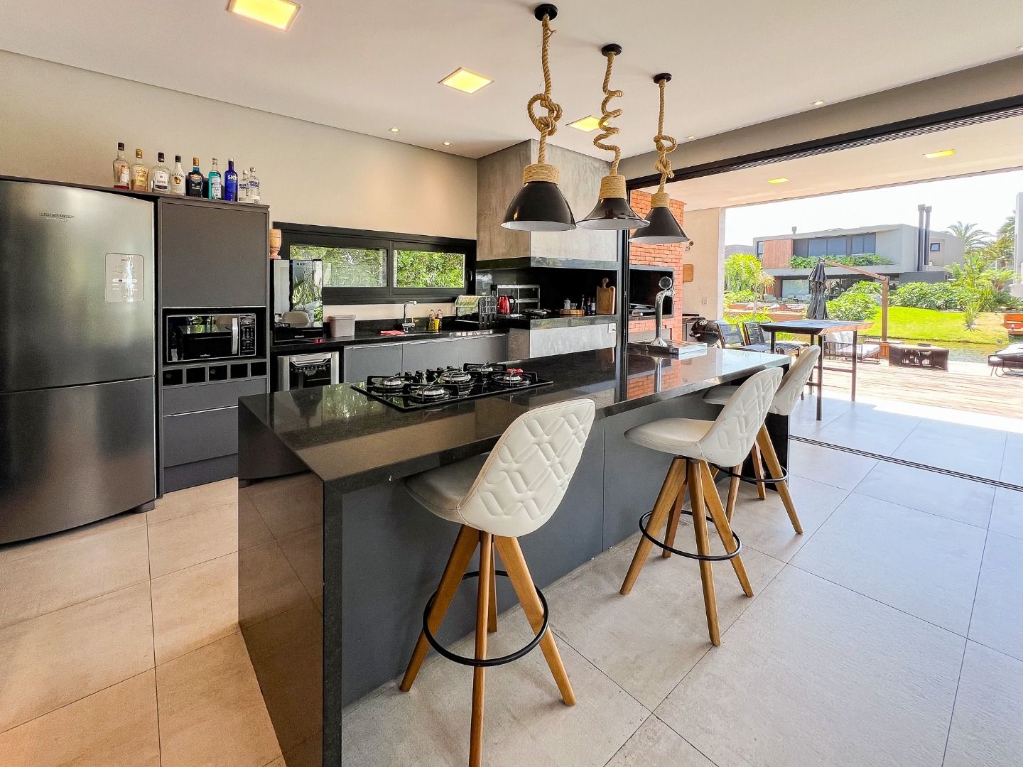 Foto de Sobrado · Malibu Beach Residence