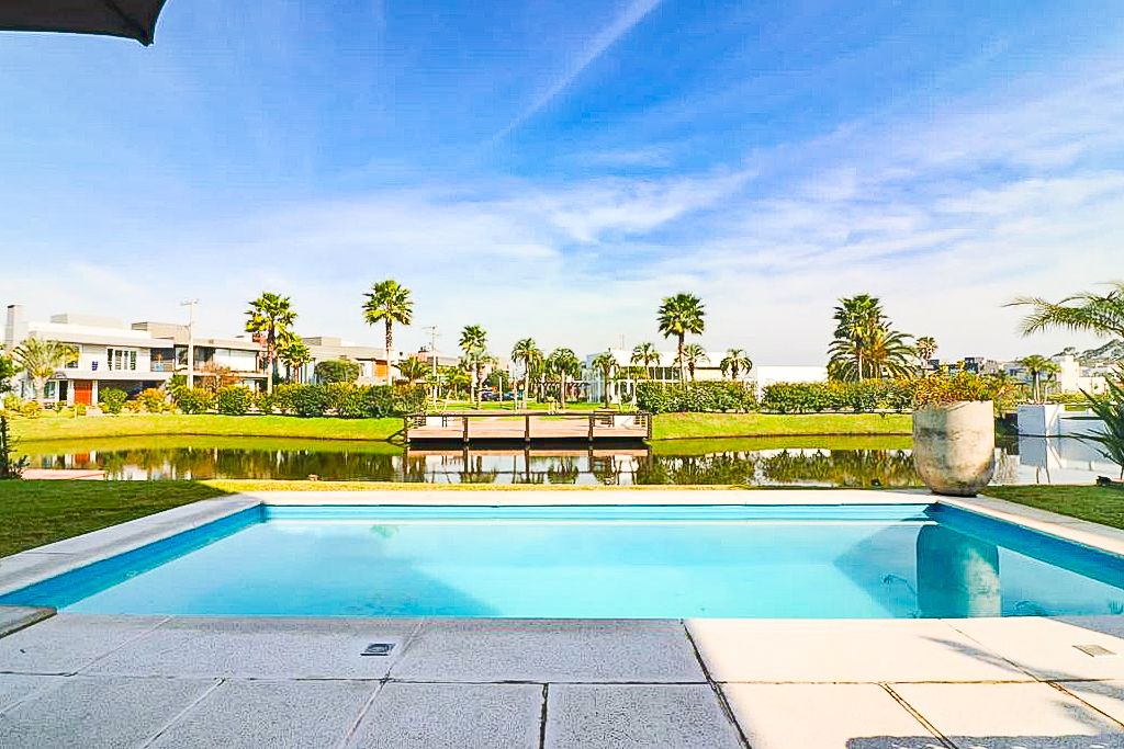 Foto de Sobrado · Malibu Beach Residence