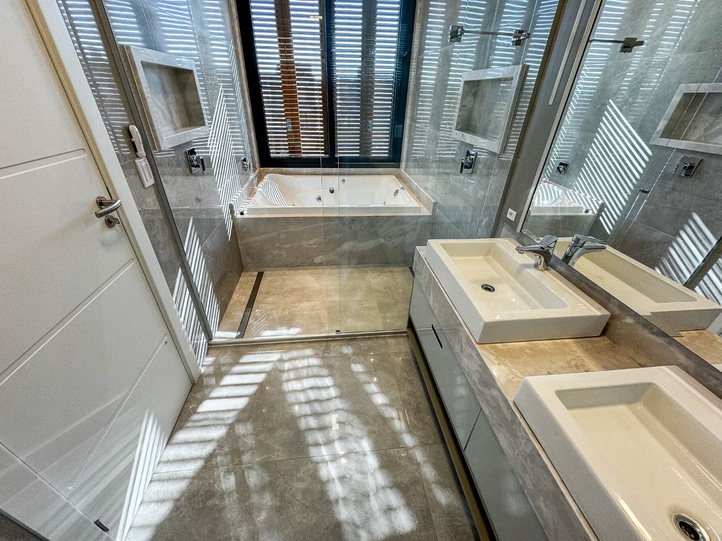 Foto de Sobrado · Malibu Beach Residence