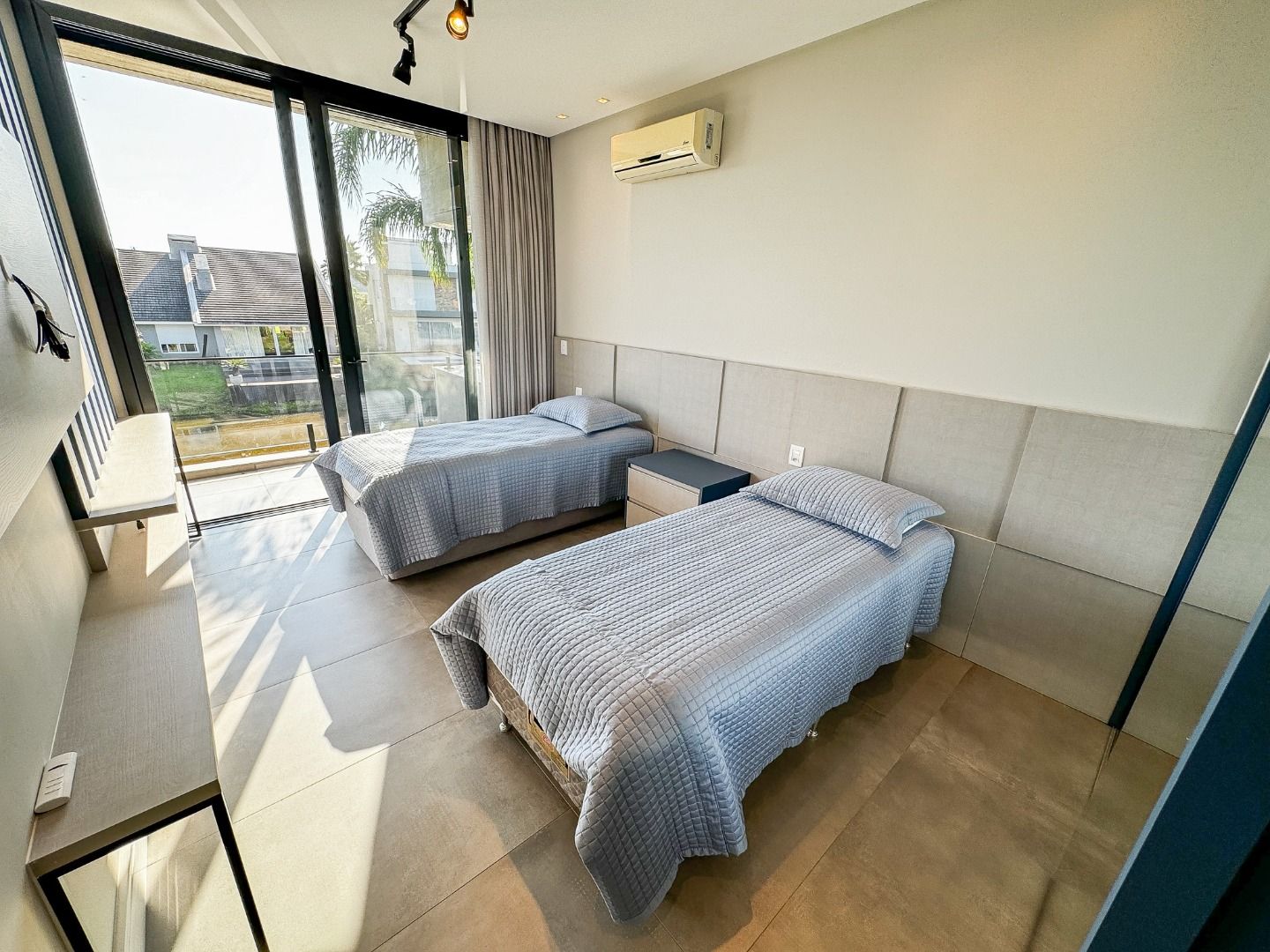 Foto de Sobrado · Malibu Beach Residence
