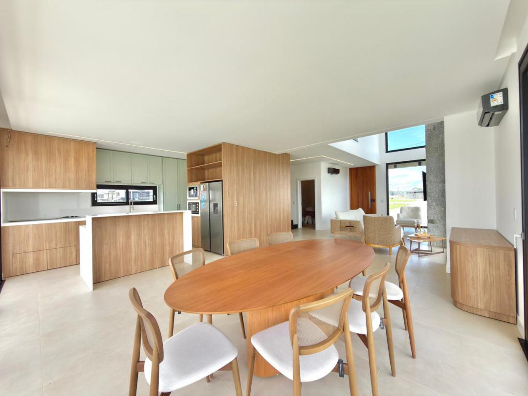 Foto de Sobrado · Allure Beach Condo