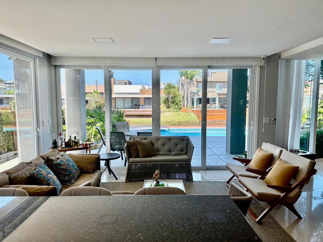 Foto de Sobrado · Malibu Beach Residence