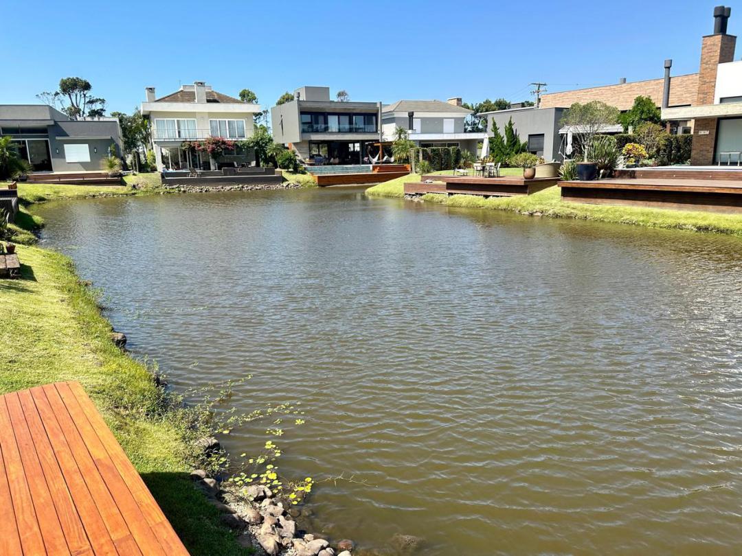 Foto de Sobrado · Malibu Beach Residence