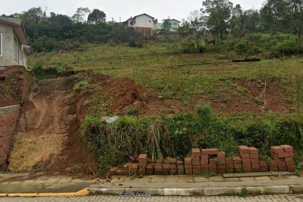 Terreno à venda no bairro Primeiro de Maio, Farroupilha, Referencia: 71