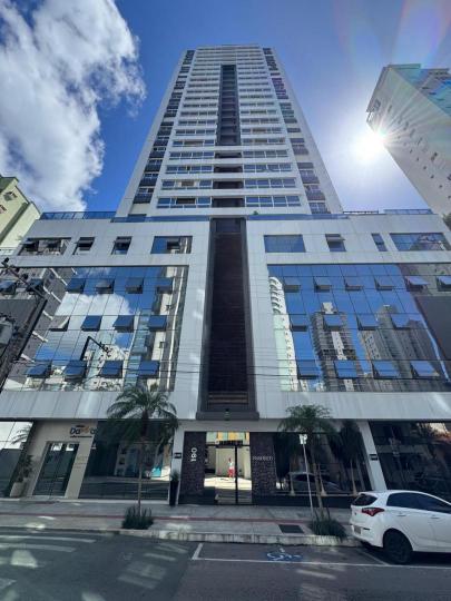 Apartamento à venda no bairro Pioneiros, Balneário Camboriú, Referencia: 16
