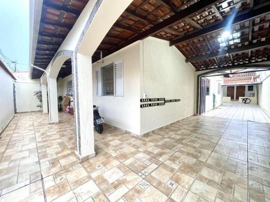 Casa à venda no bairro São Carlos, Pouso Alegre, Referencia: 24