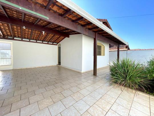 Casa para alugar no bairro Colinas de Santa Bárbara, Pouso Alegre, Referencia: 48