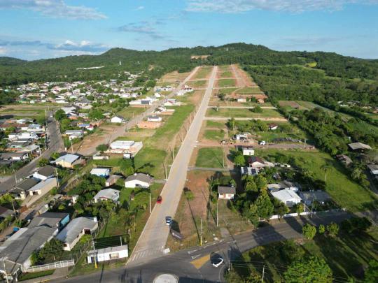 Terreno à venda no bairro Esmeralda, SANTA CRUZ DO SUL, Referencia: 493