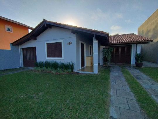 Casa à venda no bairro Centro, IMBÉ, Referencia: 0011