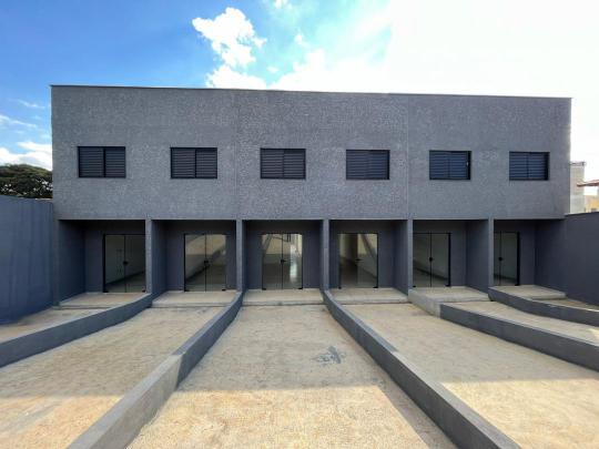 Casa - Sobrado à venda no bairro Matadouro, Bragança Paulista, Referencia: 1036