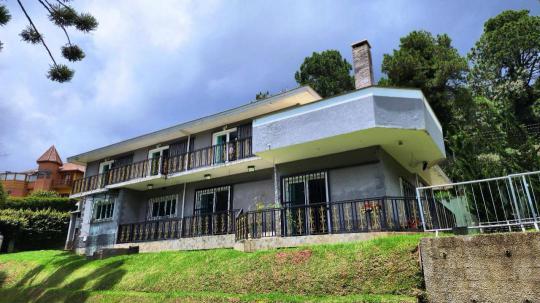 Casa à venda no bairro Alto da Boa Vista, Campos do Jordão, Referencia: 2401-3