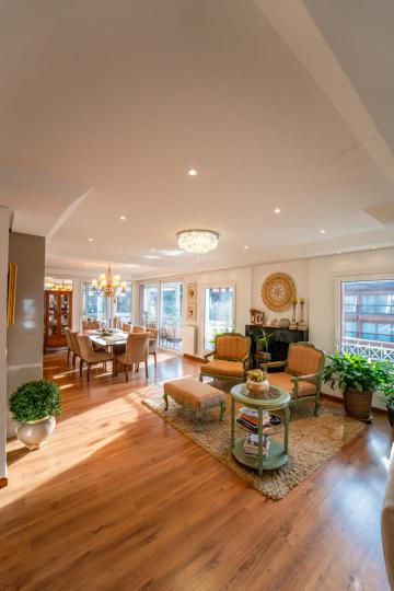 Apartamento à venda no bairro Centro, Gramado, Referencia: 8